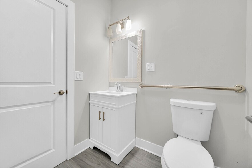 More Photos Of 2816 Martha St, Hammond Flex For Lease