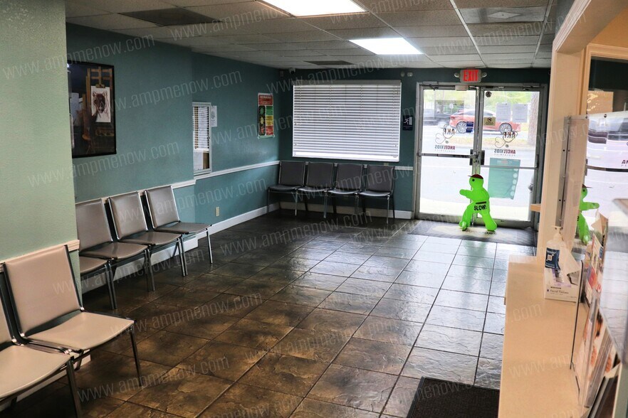 More Photos Of 8225 Normandy Blvd, Jacksonville Medical For Sale