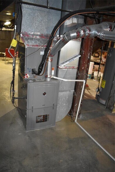 More Photos Of 424 Main St, Shelby Storefront Retail Office For Sale