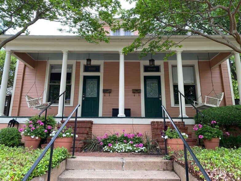 More Photos Of 2508-2510 Boll St, Dallas Office For Lease