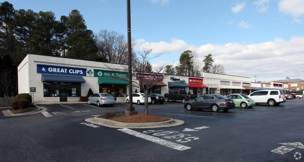 More Photos Of 2401-2403 Battleground Ave, Greensboro General Retail For Lease
