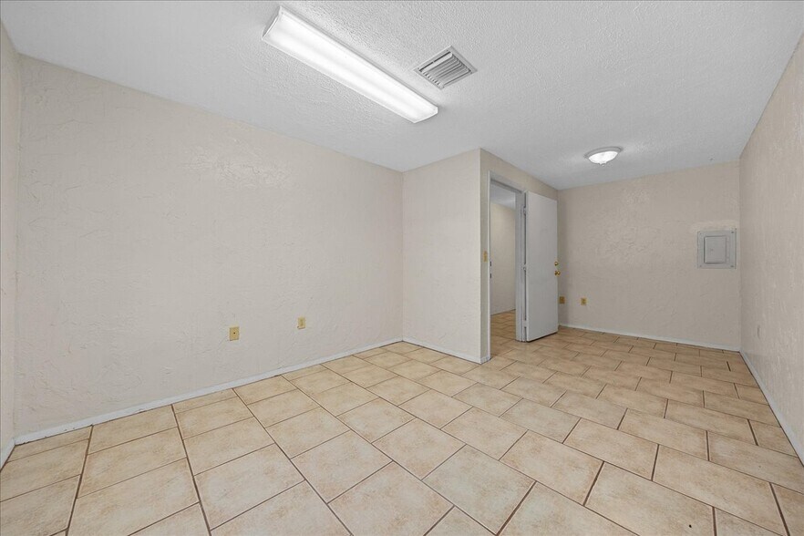 More Photos Of 2206 SE 3rd Ave, Ocala Office Residential For Sale