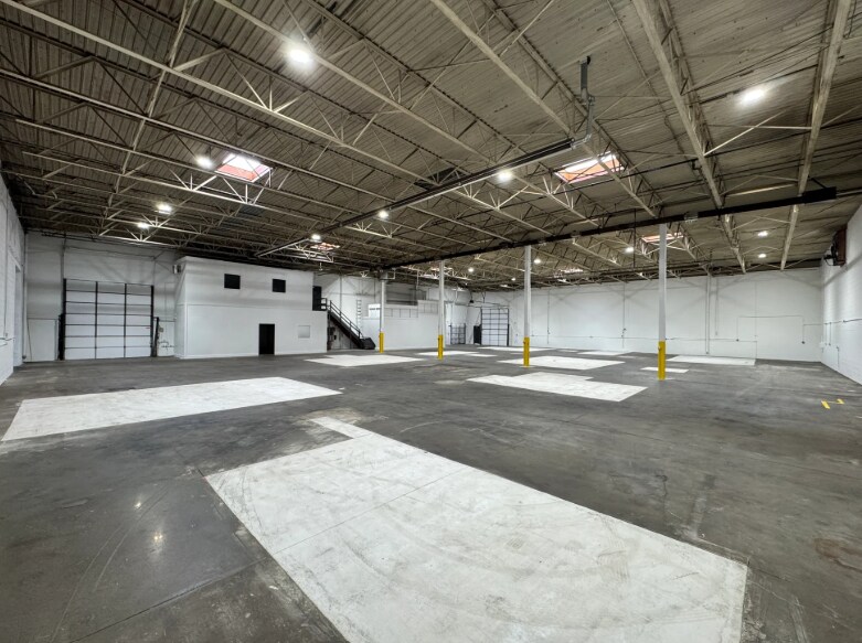 More Photos Of 34100 Industrial Rd, Livonia Warehouse For Lease
