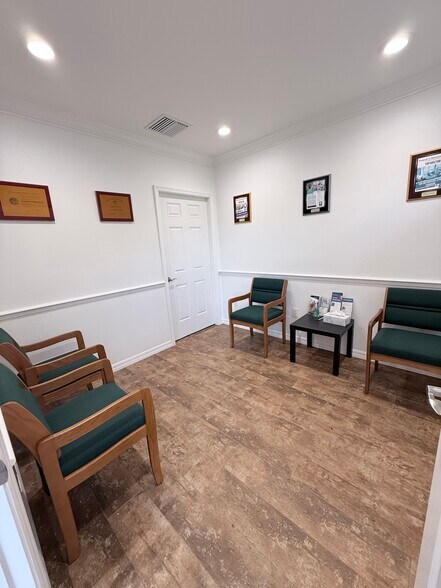 More Photos Of 1872 Tamiami Trl S, Venice Office For Lease