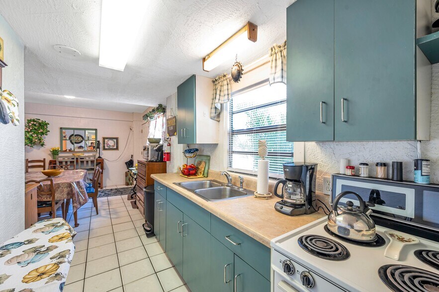 More Photos Of 1803 Gulf Blvd, Indian Rocks Beach Hotel For Sale