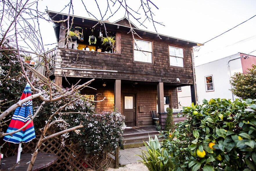 More Photos Of 219 John St, Oakland Apartments For Sale