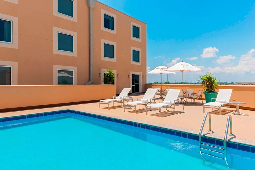 Primary Photo Of 4 Galleria Blvd, Metairie Hotel For Sale