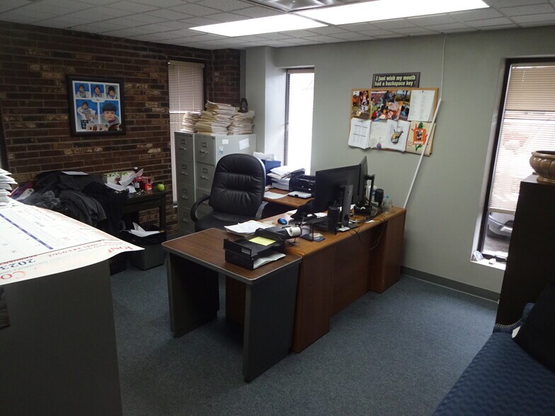More Photos Of 6810 Maccorkle Ave, Charleston Office For Sale