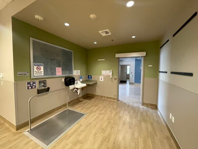 More Photos Of 14337 Imperial Hwy, La Mirada Medical For Lease