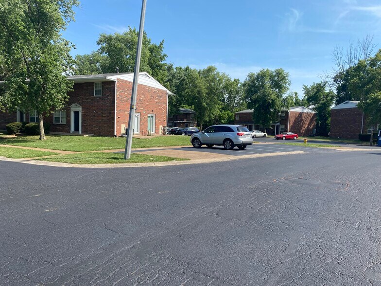 More Photos Of 1624 Northwinds Estates Dr, Saint Louis Apartments For Sale