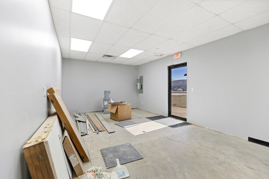 More Photos Of 5676 W Skelly Dr, Tulsa Medical For Sale