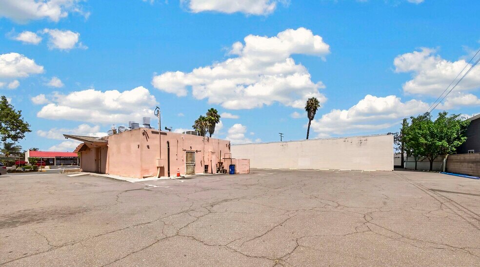 More Photos Of 248 E Carson St, Carson Restaurant For Sale