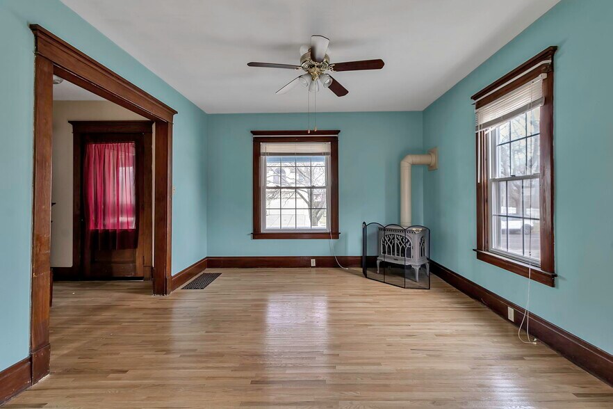 More Photos Of 646 Cayuga Dr, Niagara Falls Religious Facility For Sale