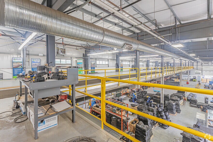 More Photos Of 6810 8th St, Edmonton Warehouse For Lease