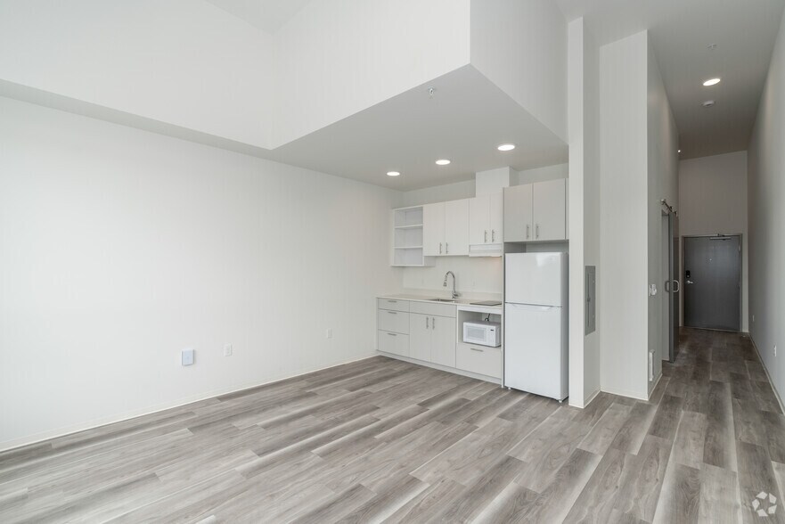 More Photos Of 5460 N Interstate Ave, Portland Apartments For Lease