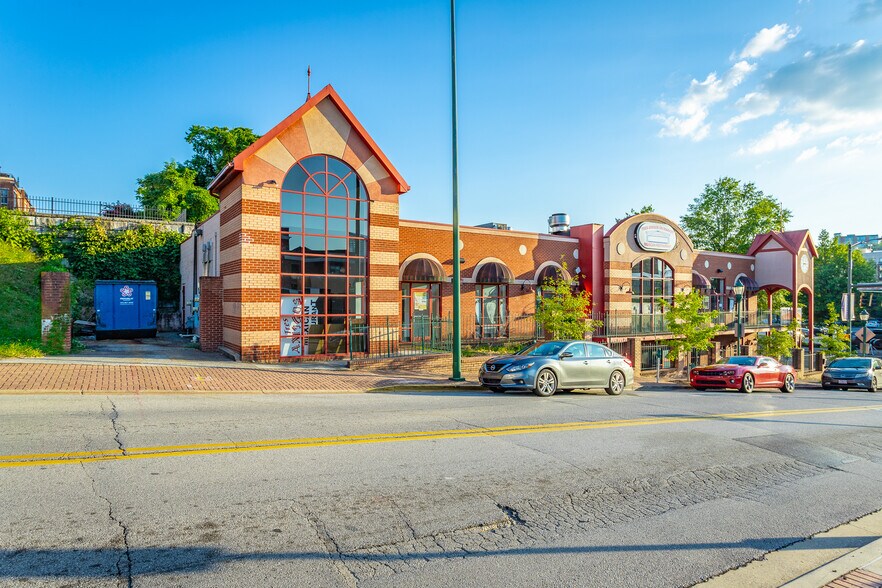 More Photos Of 200 Market St, Chattanooga Storefront For Sale