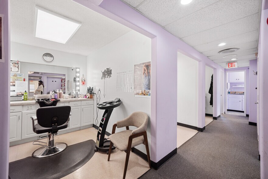 More Photos Of 4680 Dixie Hwy, Waterford Freestanding For Sale