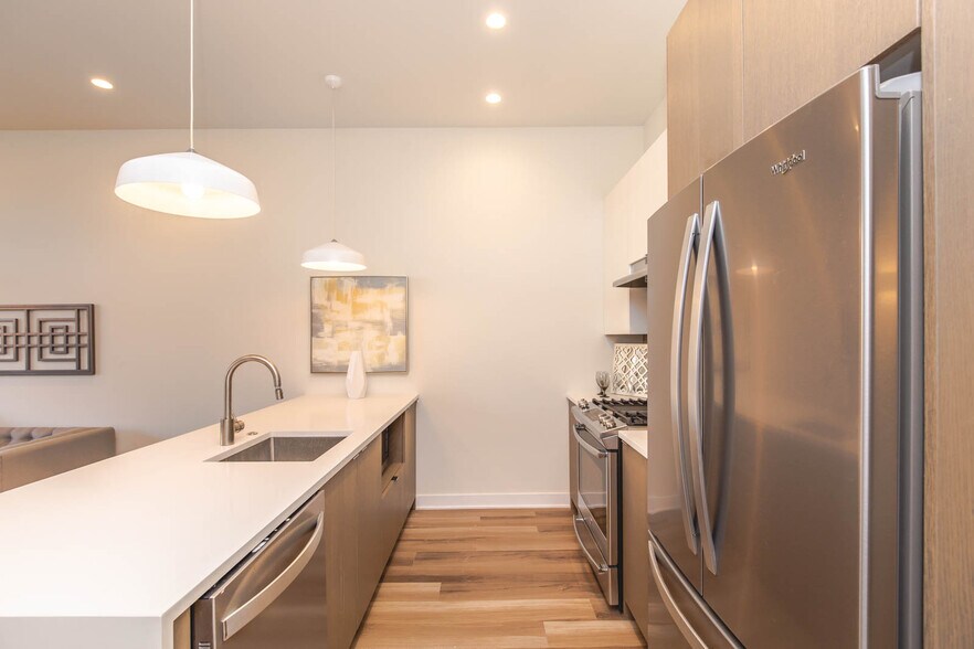 More Photos Of 1553 N Wells St, Chicago Apartments For Sale