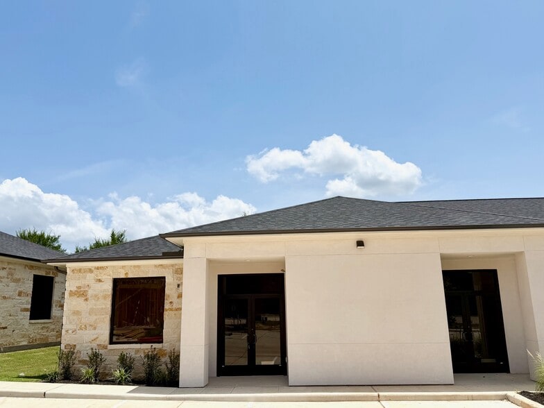 More Photos Of 350 Grand Link Dr, Conroe Medical For Lease