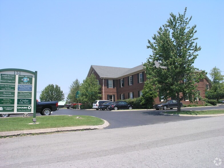 More Photos Of 131 Indian Lake Rd, Hendersonville Loft Creative Space For Lease