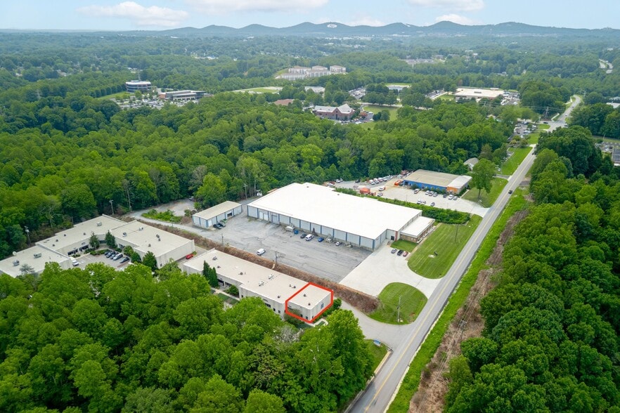 More Photos Of 1030 McConville Rd, Lynchburg Light Distribution For Sale