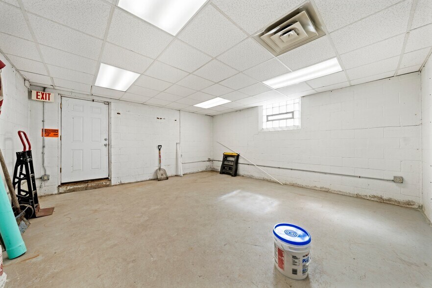 More Photos Of 4651 W 130th St, Cleveland Warehouse For Sale