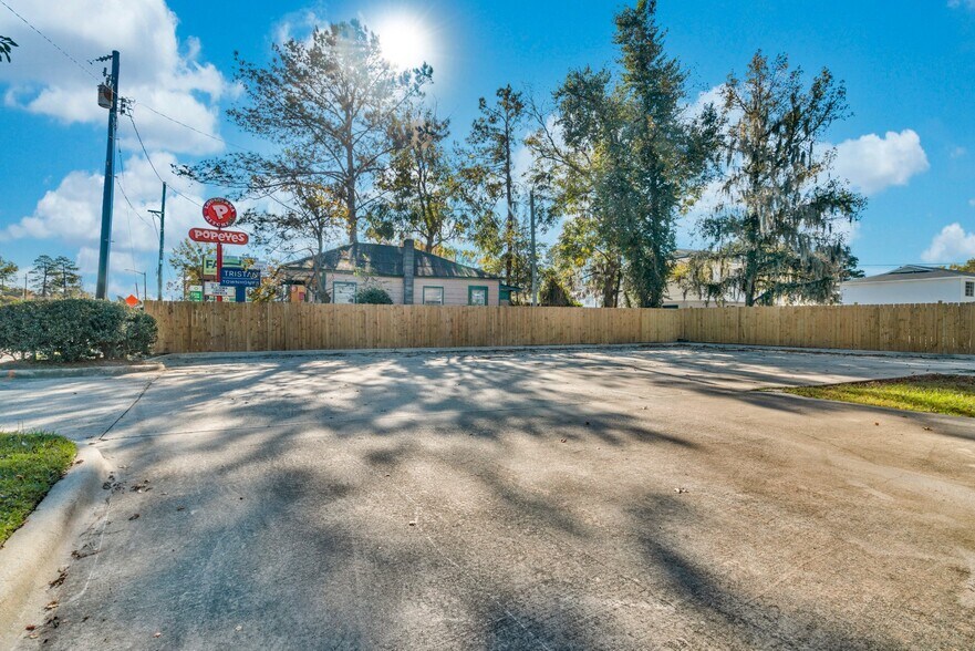 More Photos Of 4809 Augusta Rd, Savannah Storefront Retail Office For Sale