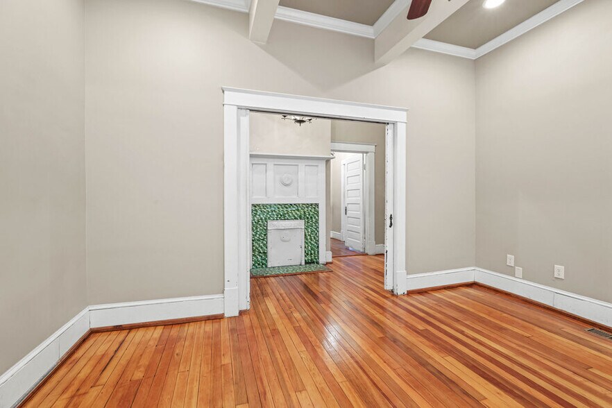 More Photos Of 113 Whitsett St, Greenville Office For Sale