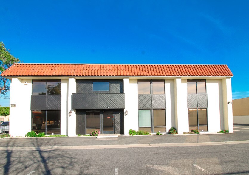 More Photos Of 1314 W 5th St, Santa Ana Office For Lease