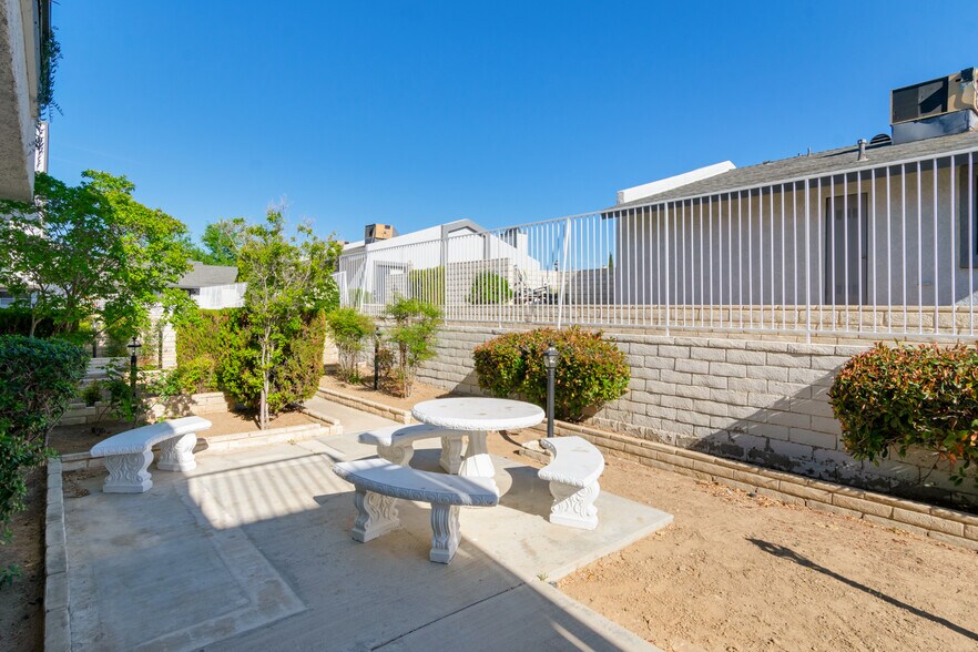 More Photos Of 19087 Allegheny Rd, Apple Valley Apartments For Sale