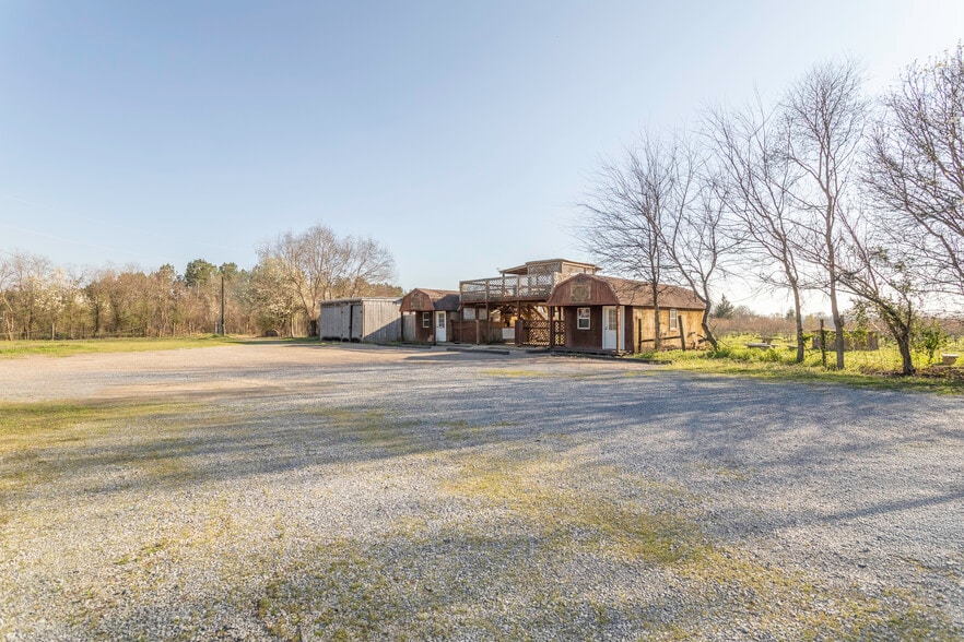 More Photos Of 2356 Alabama River Pky, Millbrook Flex For Sale