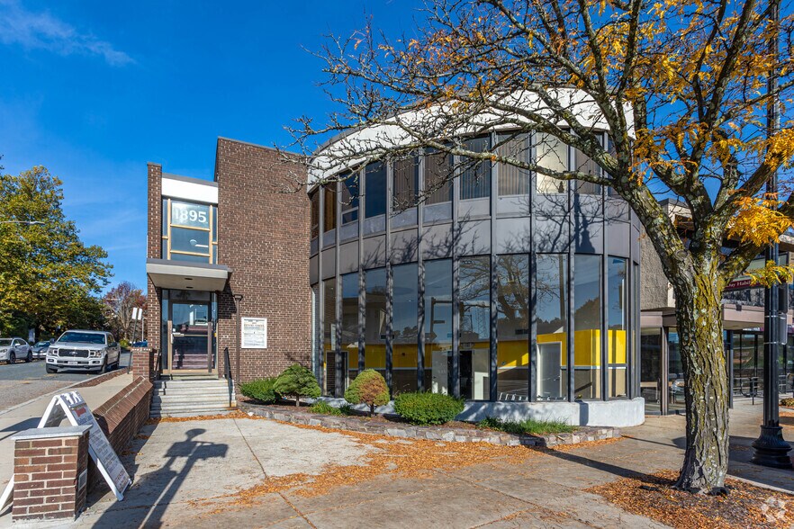 More Photos Of 1895 Centre St, West Roxbury Storefront Retail Office For Lease