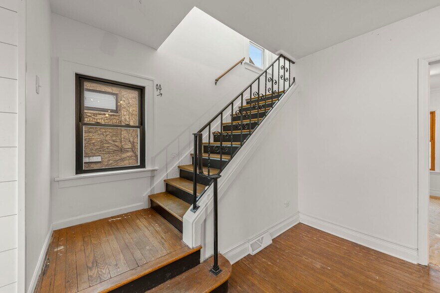 More Photos Of 305 S Naperville Rd, Wheaton Office For Sale