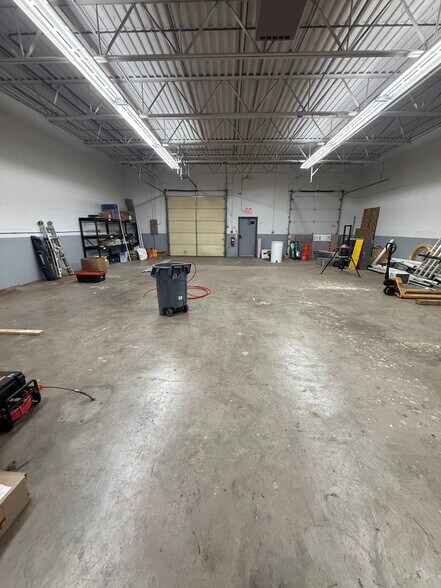 More Photos Of 70-78 Westpark Rd, Dayton Flex For Lease