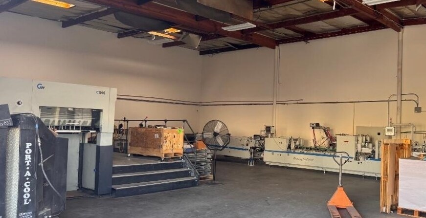 More Photos Of 21333 Deering Ct, Canoga Park Distribution For Sale