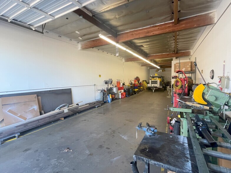 More Photos Of 7251 Garden Grove Blvd, Garden Grove Light Manufacturing For Lease