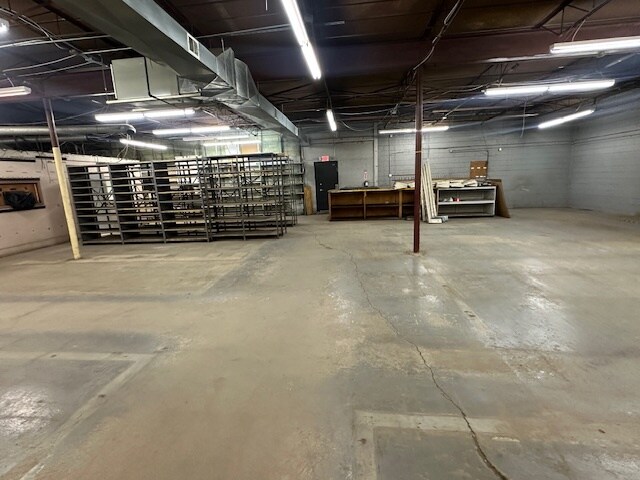 More Photos Of 14333-14347 Fenkell St, Detroit Freestanding For Lease