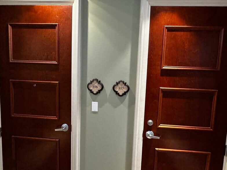 More Photos Of 7065 Westpointe Blvd, Orlando Loft Creative Space For Sale