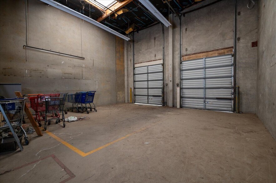 More Photos Of 147 W Shaw Ave, Clovis General Retail For Lease