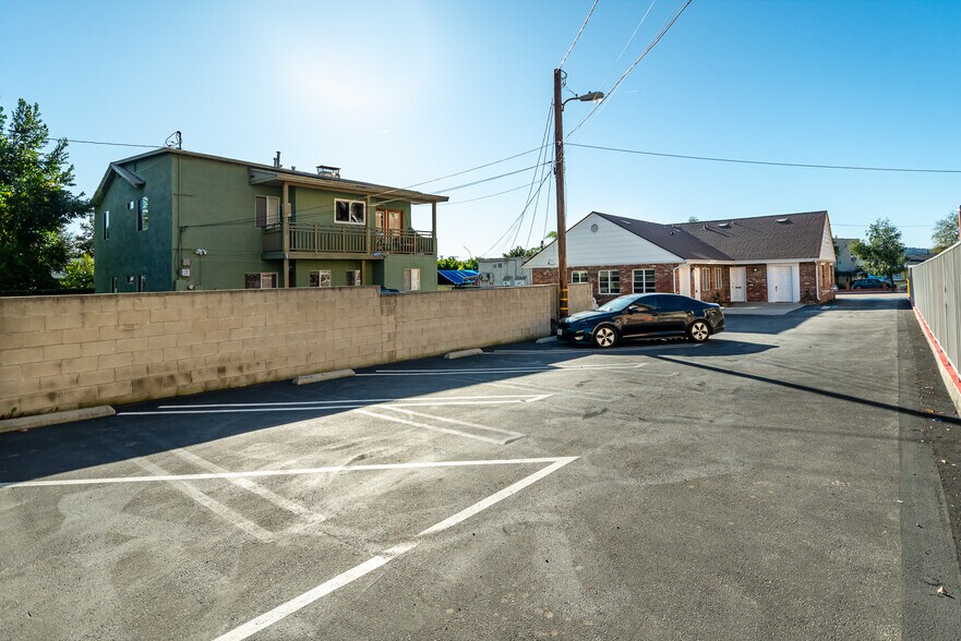 More Photos Of 2028 Lake Ave, Altadena Medical For Lease