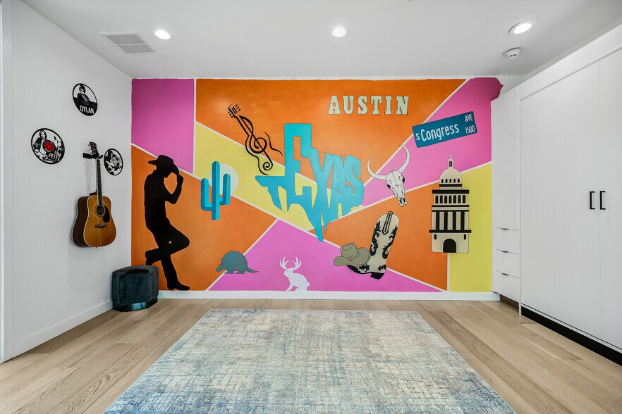 More Photos Of 2208 Lake Austin Blvd, Austin Office Residential For Sale
