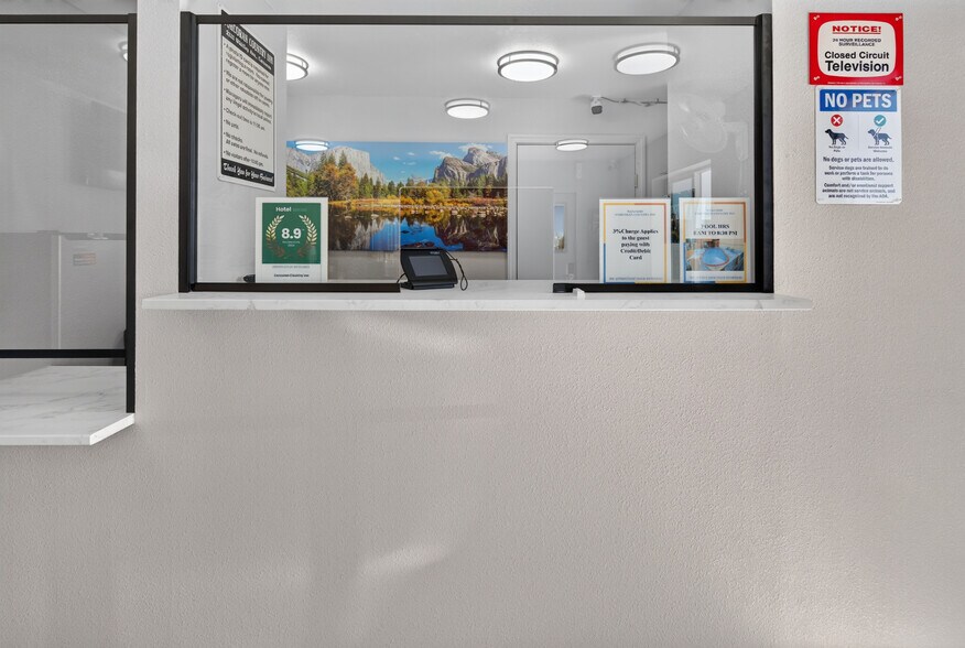 More Photos Of 2111 Whitley Ave, Corcoran Hotel For Sale