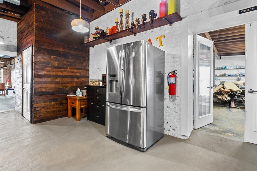 More Photos Of 123 S Railroad Ave, Dunn General Retail For Sale