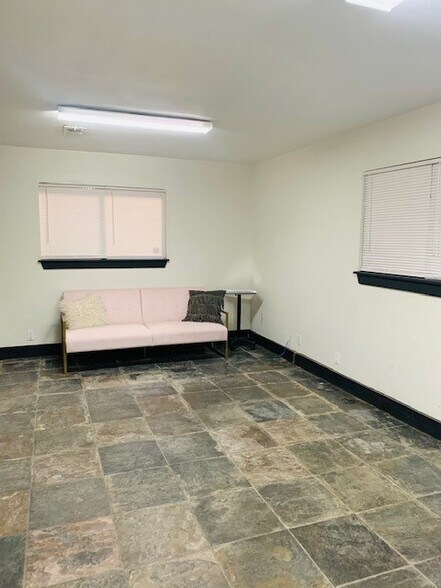 More Photos Of 1120 W 15th 1/2 St, Houston Loft Creative Space For Lease