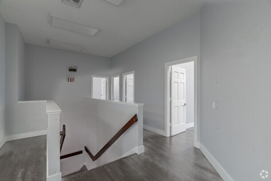 More Photos Of 164 W Royal Palm Rd, Boca Raton Office Residential For Lease