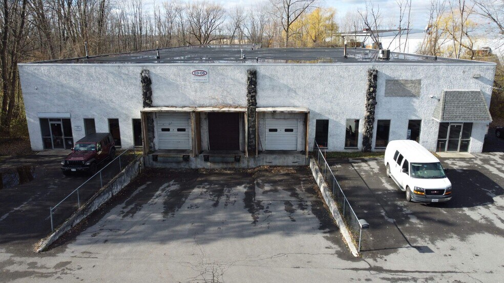 More Photos Of 6741 Old Collamer Rd, East Syracuse Warehouse For Lease