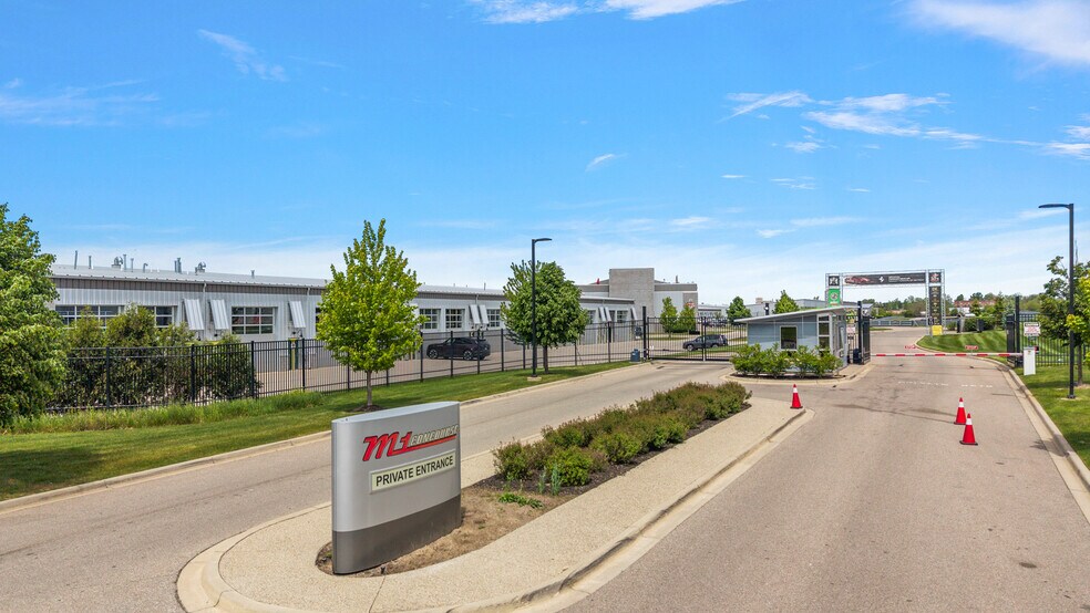 More Photos Of 148 Pit Ln, Pontiac Parking Garage For Sale