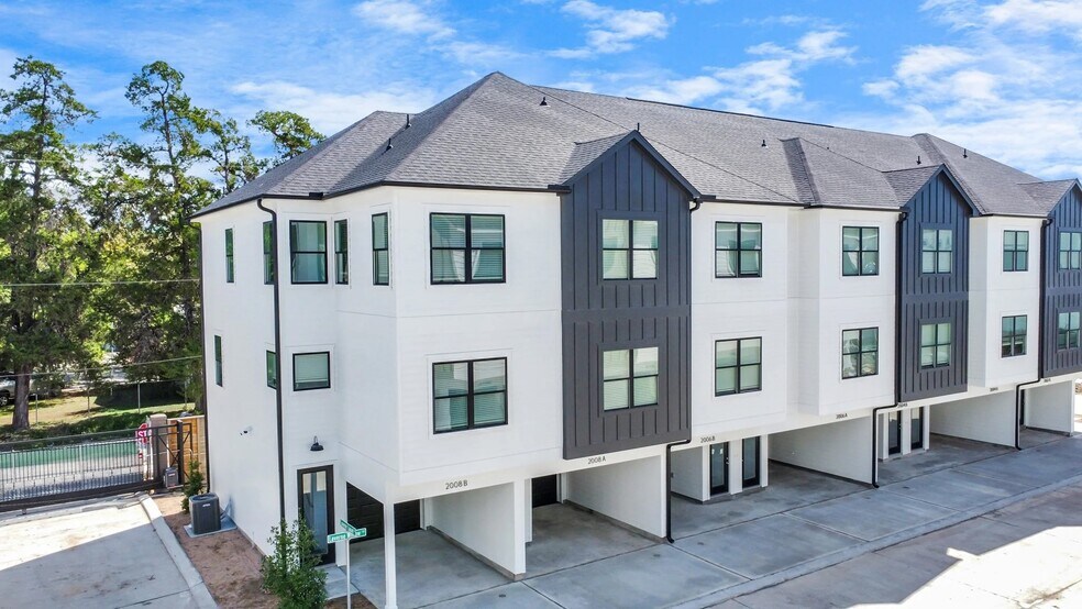 Primary Photo Of 3250 Sauce Pan Way, Katy Apartments For Sale