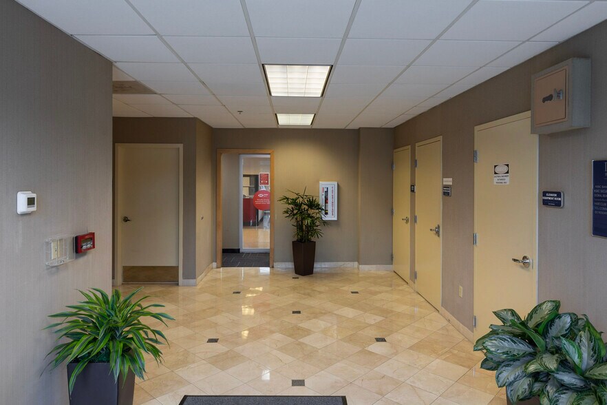 More Photos Of 9850 NW 41st St, Doral Office For Lease