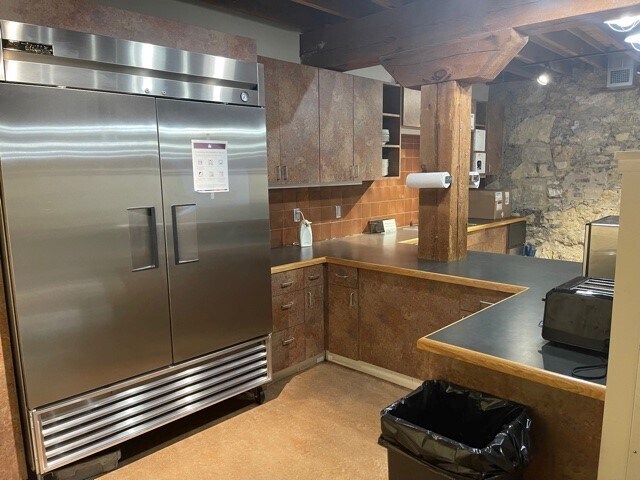 More Photos Of 1301 Central Ave, Dubuque Office For Lease